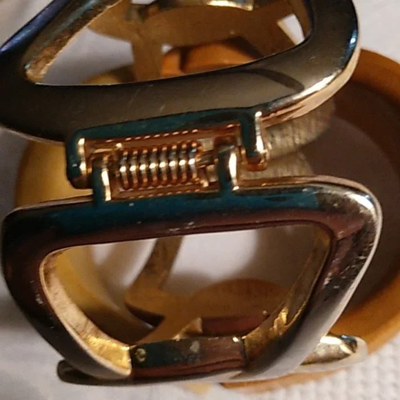 ( Any 2 for $12 )Goldtone rinestone bracelet - Picture 5 of 6